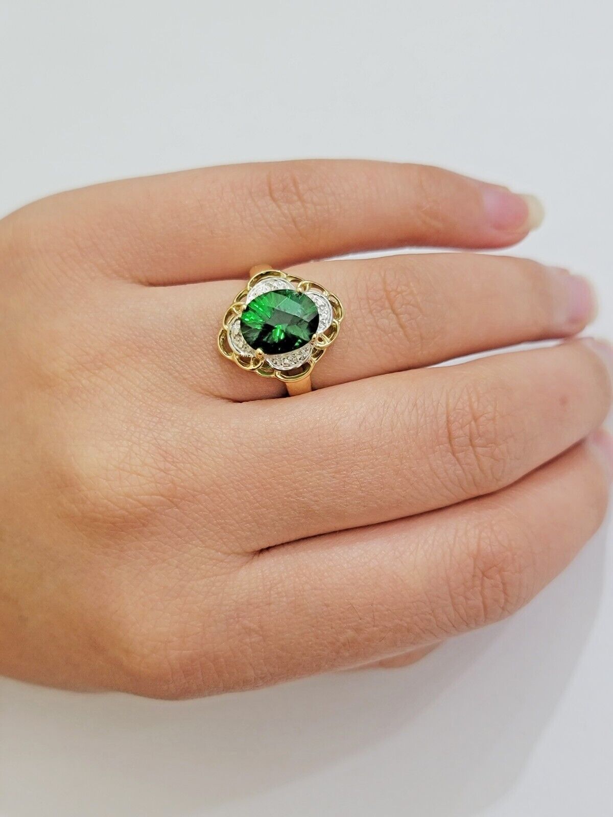 10k Gold Women Ring Green Color Stone Ladies Band REAL 10KT Size 6.5/7 New - GoldenlinQ