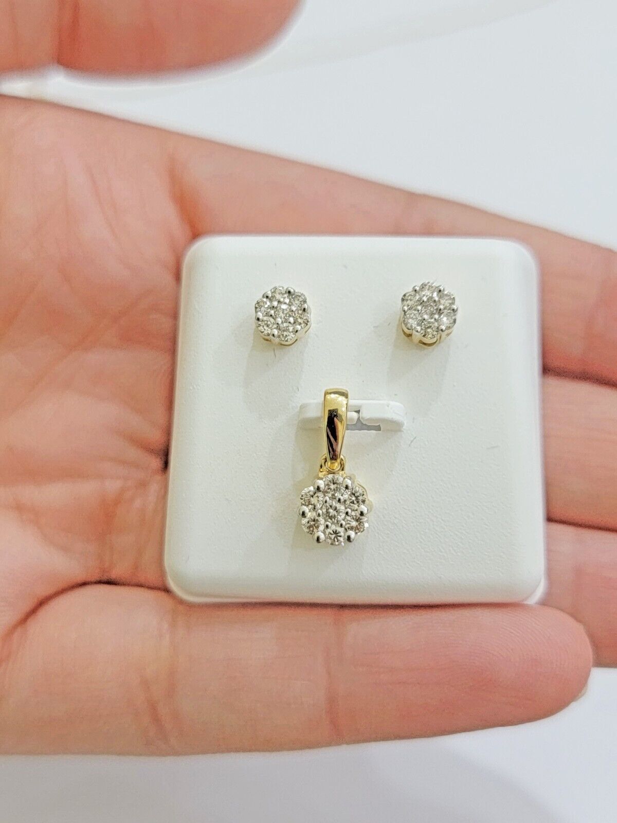 10k Yellow Gold Diamond Necklace Earring Set Ladies Charm Pendant stud Real Diam - GoldenlinQ