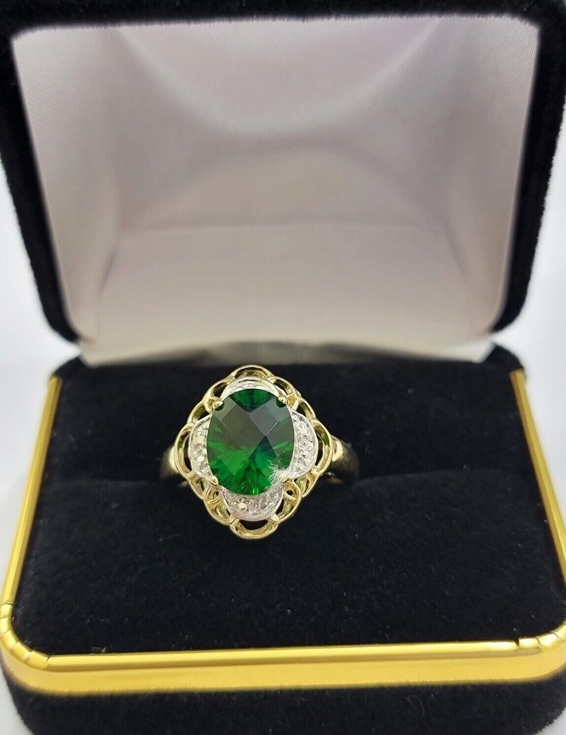 10k Yellow Gold Ladies Green Ring Women's Casual Band SALE Real 10kt Brand New - GoldenlinQ